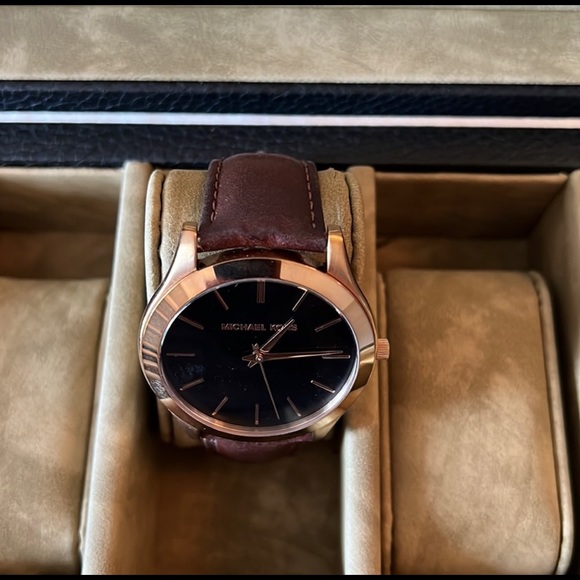 Michael Kors Leather Watch - Picture 2 of 8